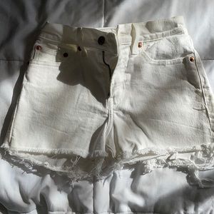 Levi and Strauss Co high waisted white shorts, w25